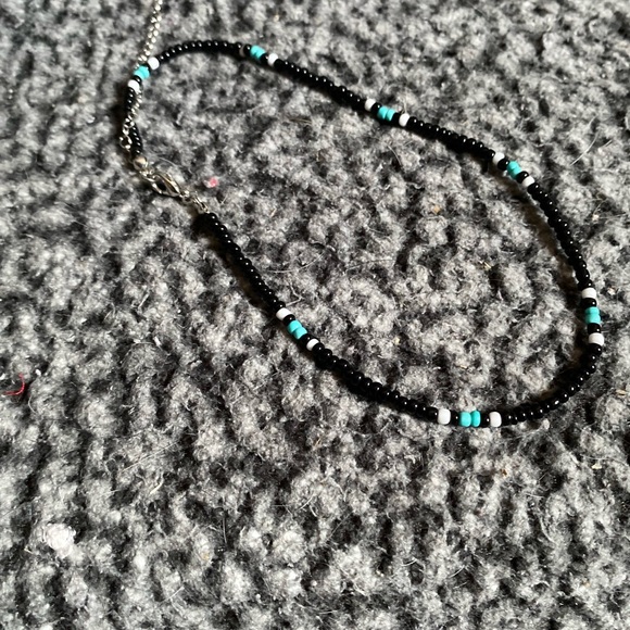 Beaded necklace bundle - Picture 4 of 5